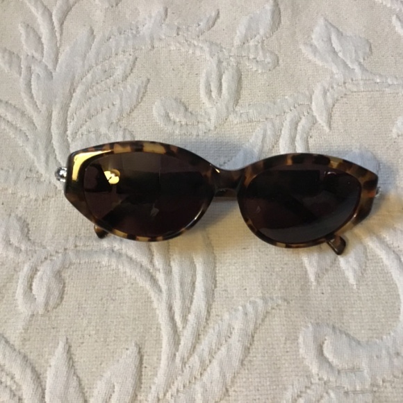 Brighton Serendipity tortoiseshell sunglasses - excellent preowned condition main image 4